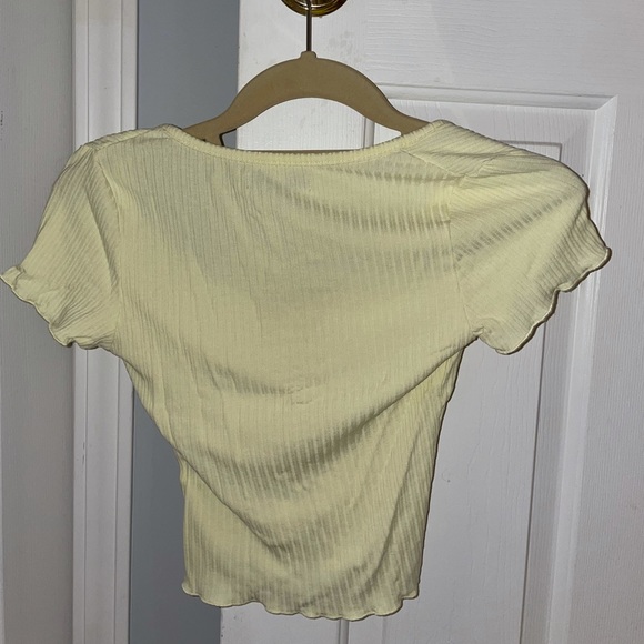 Yellow crop top - Picture 2 of 3